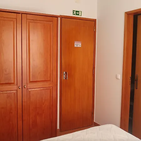 Alojamentos S.jose Gæstehus Atouguia Da Baleia