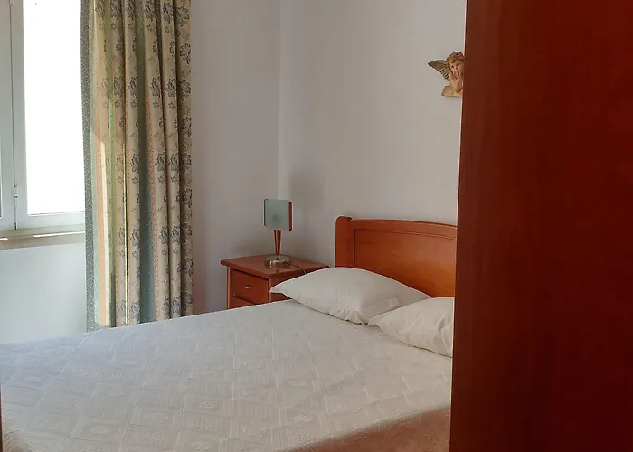 Alojamentos S.josé 3* Atouguia Da Baleia